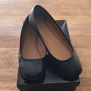 Coach flat